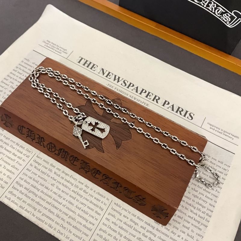 Ch**me He**ts necklaces